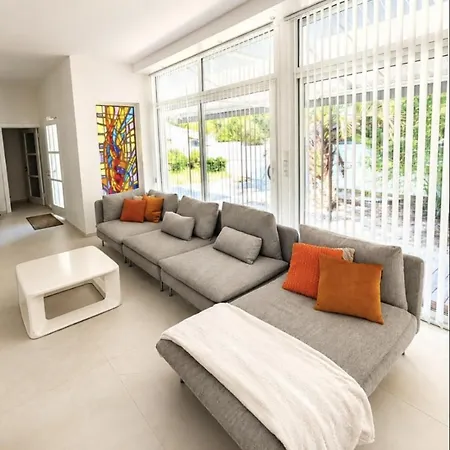 Fredhelma House Вилла *